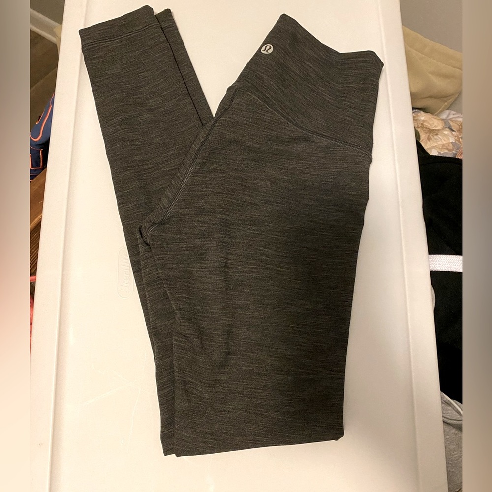 LULULEMON WUNDER TRAIN HIGH-RISE LEGGIN 25” -Grey Heathered. SIZE 4
